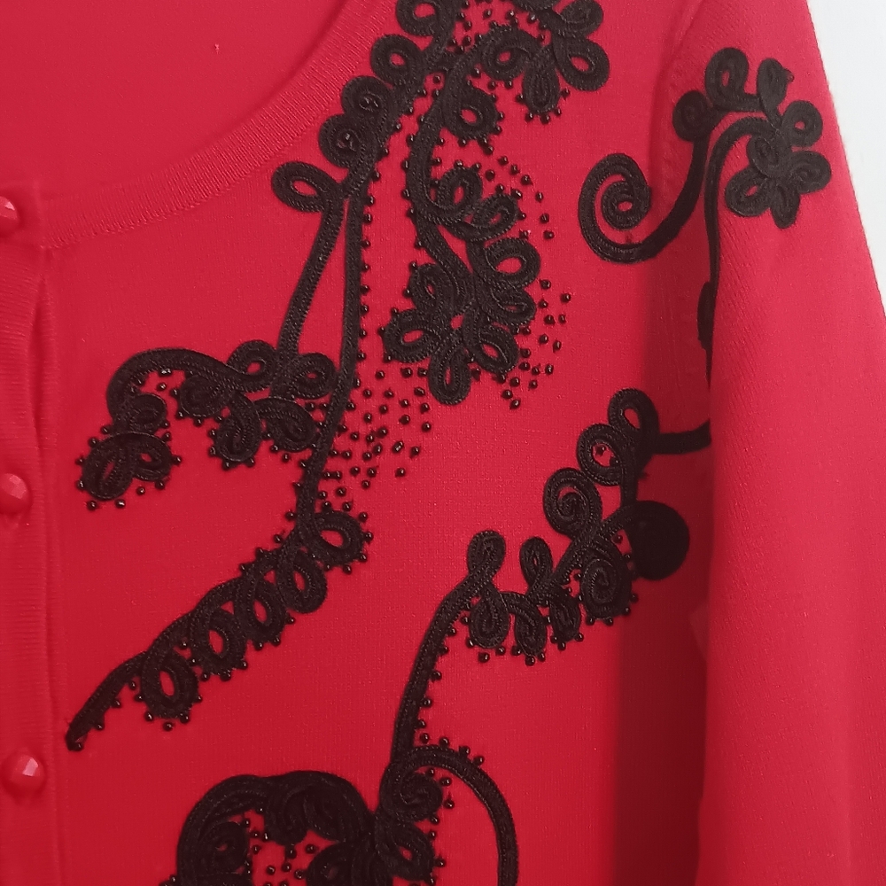 SPENSE SWEATER. SIZE M. - Picture 10 of 11